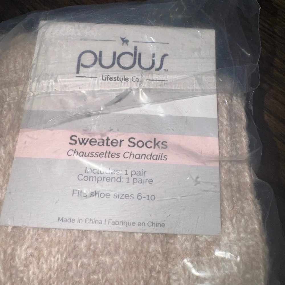 Pudus Cable Knit Sweater Socks